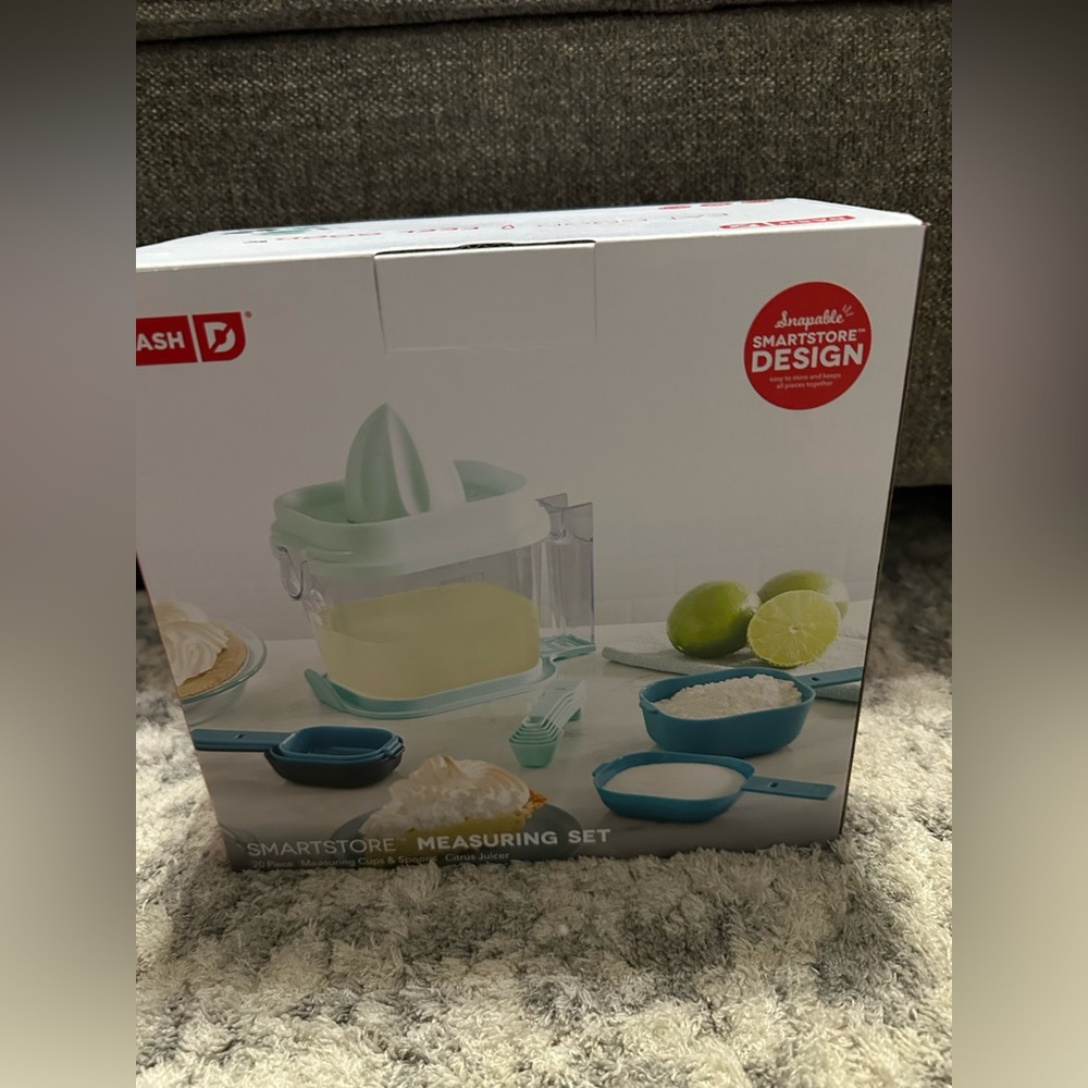 Dash Smart Store Citrus Juicer And Measuring Set 20 Piece New In Box